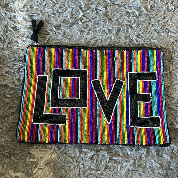 LOVE clutch - Picture 1 of 7